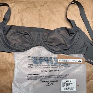 SKIMS No Show Molded Unlined Balconette